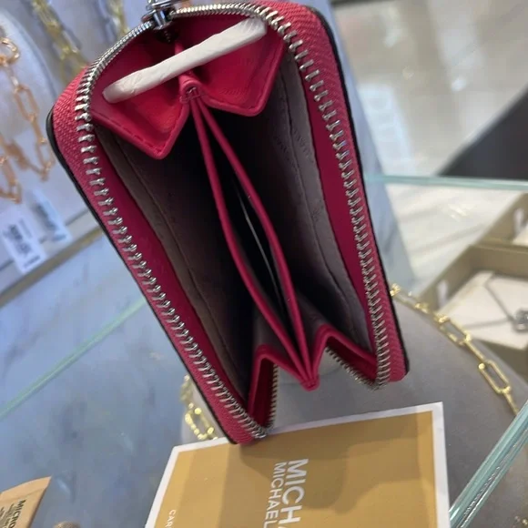 Michael Kors Jet Set Travel Md Zip Around Color-Block Wallet
DRAGONFRUIT MULTI - Picture 8 of 16